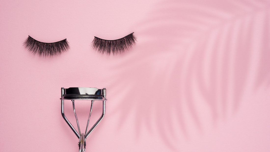 Image of lash extensions and the tools you need to achieve a classic lash extension look!